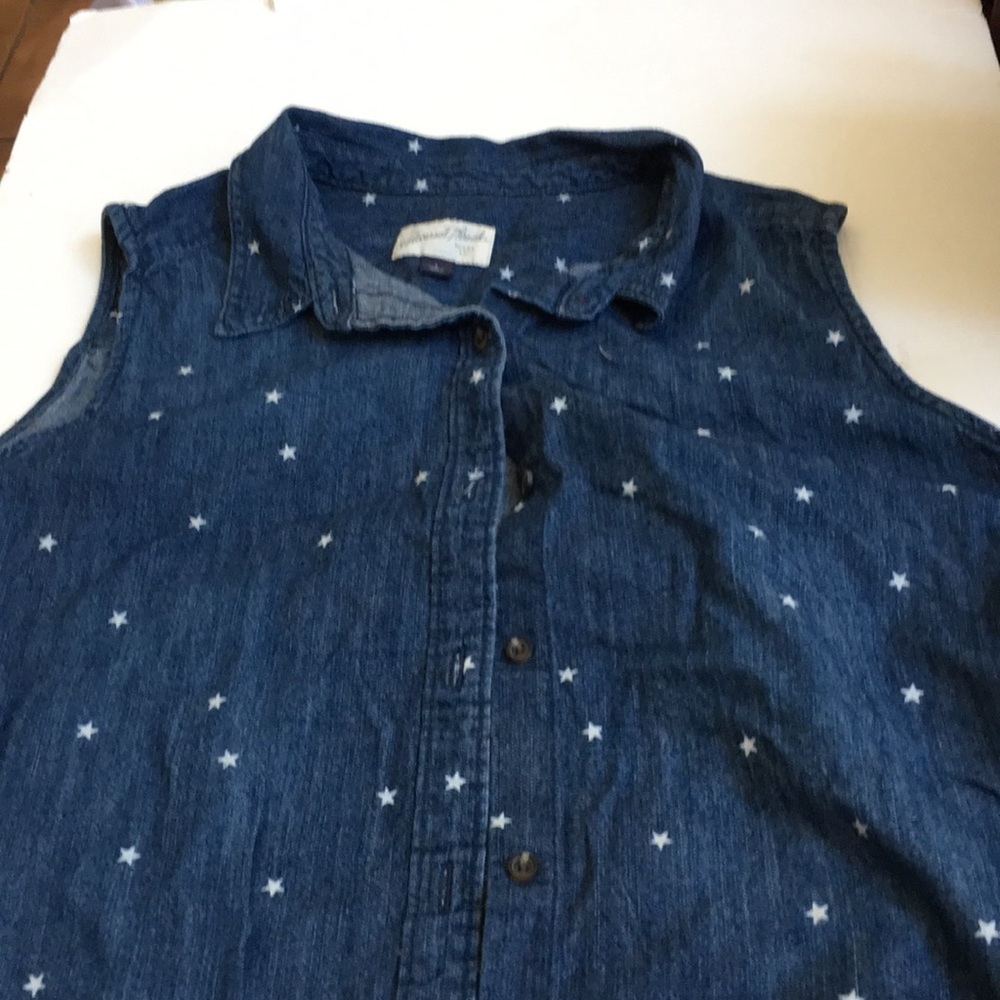 FINAL MARKDOWN Universal thread denim blouse large